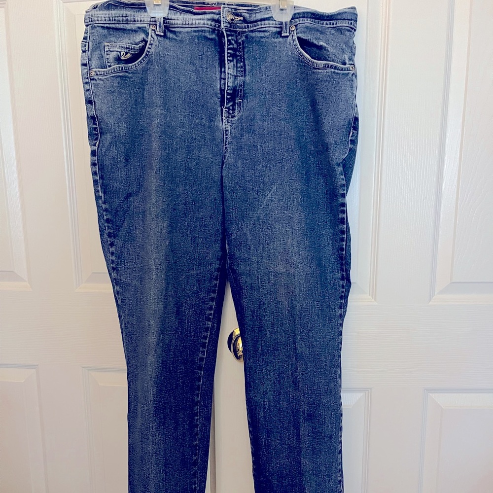 Gloria Vanderbilt jeans size 18 women’s
